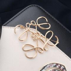 シンプルなブローチ【ゴールド コサージュ アクセサリー】