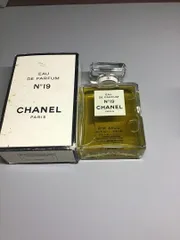 シャネル N゜19 オードゥ パルファム (ヴァポリザター) 50ml