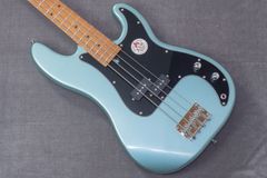 FenderプレシジョンベースSeymour Duncan純正ハードケース付 - メルカリ