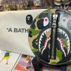 BAPE シャークデザイン WGMロゴ 長財布 BAPE シャークデザイン WGMロゴ 長財布