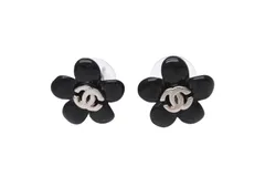 極美品 CHANEL シャネル フラワー ココマーク ピアス 両耳 05P刻印 プラスチック メタル ブラック シルバー金具 中古 4b001374