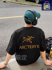 ARC'TERYX（アークタリクス） 最新モデルのゴールドロゴ 大ロゴアルファベット 男女兼用カップル向けショートスリーブ T シャツ -WTO輸入1