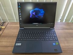 HP VICTUSゲーミングノートPC  Core i7-13620H　RTX 4060搭載 動作時間10h 美品