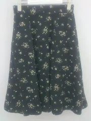 ◇ earth music&ecology ウエストゴム 膝下丈 フレア スカート サイズF ブラック ホワイト系 マルチ レディース E  【1304180001413】