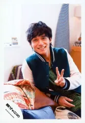 【中古】生写真(ジャニーズ) 関ジャニ∞/錦戸亮/上半身・衣装緑・白・左手ピース・笑顔/公式生写真