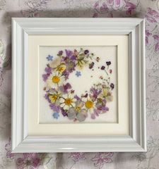 押し花アート❀花の舞❀押し花額 押し花絵画 アート ブーケ 額装 インテリア 押し花アート額「カラードレスとブーケ」 作品付額セット ふしぎ