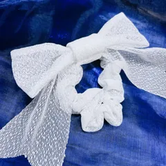 白 リボン シュシュ ヘアゴム