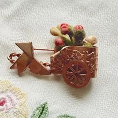 ブーケ様専用 フランスアンティーク 鈴蘭とツバメのブローチ - メルカリ