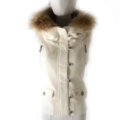 【ドンドン見直し】美品★正規 バーバリーブルーレーベル E1G02-222 ロゴ刺繍入 ZIP×ボタン ファー・フード付 ダウンベスト アイボリー 36のサムネイル