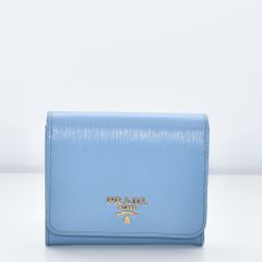 prada サフィアーノレザー 折り財布 水色 真贋証明カード等付 - メルカリ