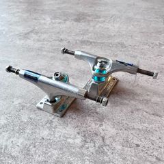 【トラック】”HOLLOW LIGHT” 145 HI (7.4-7.75 inch) 【THUNDER TRUCKS】サンダートラック