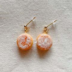 ミニチュア　生クリームドーナツ　ピアス　金属アレルギー対応