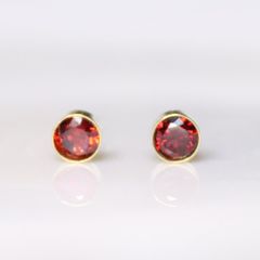 14KGF レッドジルコニア 4mm ベゼル ピアス