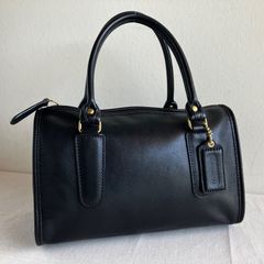 オールドコーチSoho Erickson ショルダーバッグ マホガニー レザー オールドコーチSoho Erickson ショルダーバッグ マホガニー