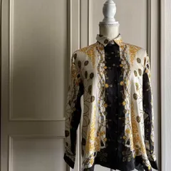 18 ZARA ザラ ペイズリー 花柄 ブラウス シャツ カットソー サテン お呼ばれ　デート　オフィスカジュアル　食事会　可愛い　お出かけ　上品