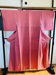 着物 色無地 正絹 綿峰 硬牢染 / 赤色系 レッド系 / 身丈約152.5cm 裄丈約65cm 袖幅約49cm 後幅29.5cm 前幅23cm TCS着物 W15