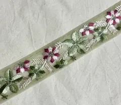 No．39♡ 100cm♡ インド刺繍リボン