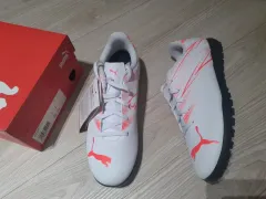 サッカーシューズ ボックスハウス 新品 PUMA 240