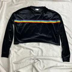 【未使用】atmos pink × FILA  ライン ベロア トップス　F サイズフリー　フリーサイズ　ブラック　黒　レインボー　虹　カラフル　クロップド 丈　Y2K ストリート　カジュアル　カットソー　Tシャツ　長袖　アトモス ピンク　フィラ　スポーティー