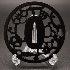 BK0126　日本刀装具　刀鍔　透し　鉄地　透　鍔　刀剣美術　重量：約106G