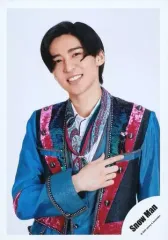 【中古】生写真(ジャニーズ) Snow Man/目黒蓮/上半身・衣装青・右手胸・体左向き・顔傾げ/Johnnys’ ISLAND STORE グッズオフショット’20夏/公式生写真