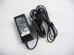 東芝 19V-3.42A ACアダプタ PA3714U-1ACA/PA3917U