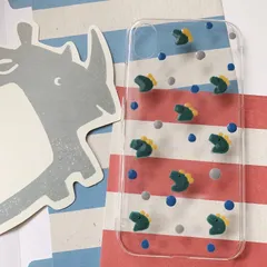 スマホケース　恐竜くん　iPhone ハンドメイド