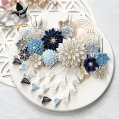 ＊°:｡＊ かすみ草付　つまみ細工 髪飾り ＊ ｡:°＊  オフ白　ブルー　紺　ゴールド　成人式　卒業式　振袖　袴　オフホワイト　ホワイト　白　くすみブルー　水色　青　ネイビー　金