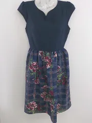 ◇ tocco closet 花柄 フラワー フレンチスリーブ 膝丈 ワンピース ネイビー マルチ レディース P  【1301200000463】