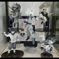 ドラゴンボールGT モノクロVer. フィギュア Amazon.co.jp: 超造形魂 ドラゴンボールGT 彩色＋モノクロ全18種