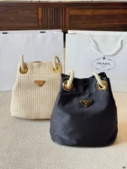 【今日特価】Prada Marine ナイロン ハンドバッグ 送料無料 限定価格