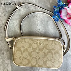 ✨良品✨  COACH コーチ カメラバッグ ショルダーバッグ シグネチャー 馬車金具 総柄 ロゴ型押し チャーム ゴールド金具 肩掛け 斜め掛け PVCレザー ユニセックス レディース メンズ ベージュ 肌色 ホワイト 白色