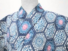 【一輝堂】リサイクル着物 浴衣 亀甲・花文 身丈約148.5cm 裄丈約61cm 25z07-3853
