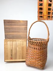 二代目　田辺竹雲斎　朱漆　竹の図　圓盆　共箱、共布 二代目 田辺竹雲斎 朱漆 竹の図 圓盆 共箱、共布