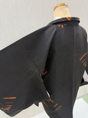 ≪花ラブリ≫　HO778BK　羽織　黒羽織　リユース　リサイクル　黒　ブラック　オレンジ　菱形　ひし形　シダ　植物　和装　和柄　和風　和服