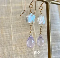 天然石14kgf マザーオブパールトリプレットとスコロライトのピアス　アレル対応