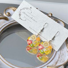 揺れるフルーツピアス／ラウンド
