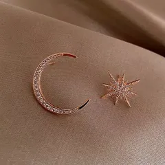 宇宙ピアス　月　星　アシンメトリー　18k 大人可愛い　お呼ばれ　韓国　ゴールド