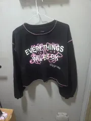 新品:) ハローキティ 黒 クロップド トレーナー Tシャツ