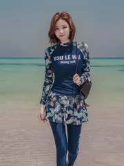 ラッシュガード 女性用 蝶のプリント スイムスーツ 長袖 レギンス付き 日焼け防止 セット販売 カジュアルビーチウェア ポリアミド エラスタンブレンド カジュアルビーチアットワイア プリントスイムスート ストレッチ性 おしゃれ ブルー