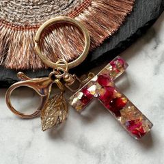 red rose♡レジンイニシャルキーホルダー　T