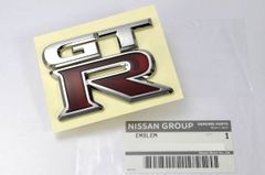 ペ*シ様 Nissan GT-R エンブレム 新品 62318-R1125 - メルカリ