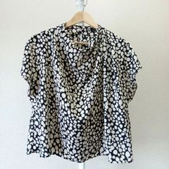【ZARA 華やか＆軽やか♡ドレープブラウス】良品　ブラック×ベージュピンク　ドット柄風プリント　半袖ブラウス 　Lサイズ　ザラ