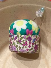 n＊ハンドメイドミニピンクッション※緑お花