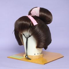 桃割れ、半かつら(生え際網無しタイプ)中サイズ、中古舞踊かつら、大衆演劇かつら 桃割れ、半かつら(生え際網無しタイプ)中サイズ、中古舞踊かつら