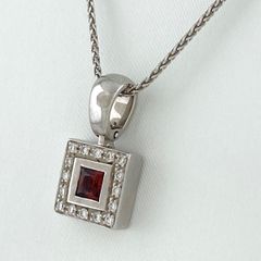 ガーネット デザインネックレス K18 ペンダント メレダイヤ ネックレス K18ゴールド ガーネット ダイヤモンド レディース 【中古】