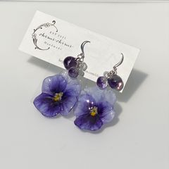 そのままパンジーのピアス