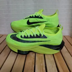 NIKEアルファフライ2 美品　　２７.５センチ 人気特価激安 Amazon | [ナイキ] アルファフライ 2 W Alphafly 2