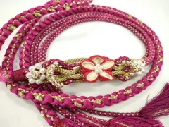 平和屋着物●和装小物　振袖用帯締め　つまみ細工　パール　花　ラズベリーレッド　金糸　切り房　逸品　未使用　CAAW4154ju