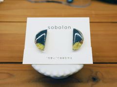 【sobolon / そぼろん】 earrings M -Half Moon- 1点物  /  イヤリング 半月 ニッケルフリー